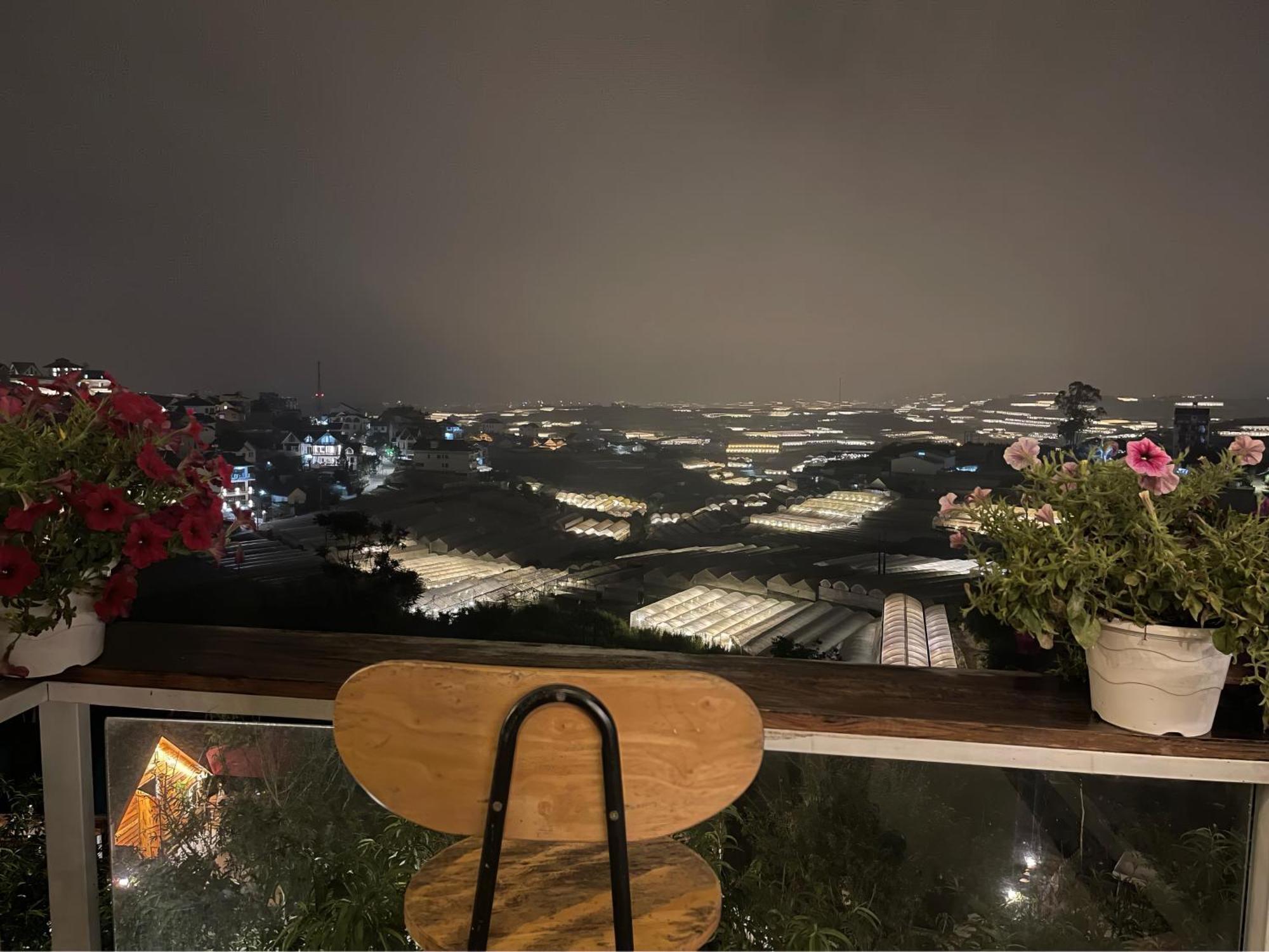 Iza Homestay Trai Mat Esterno foto