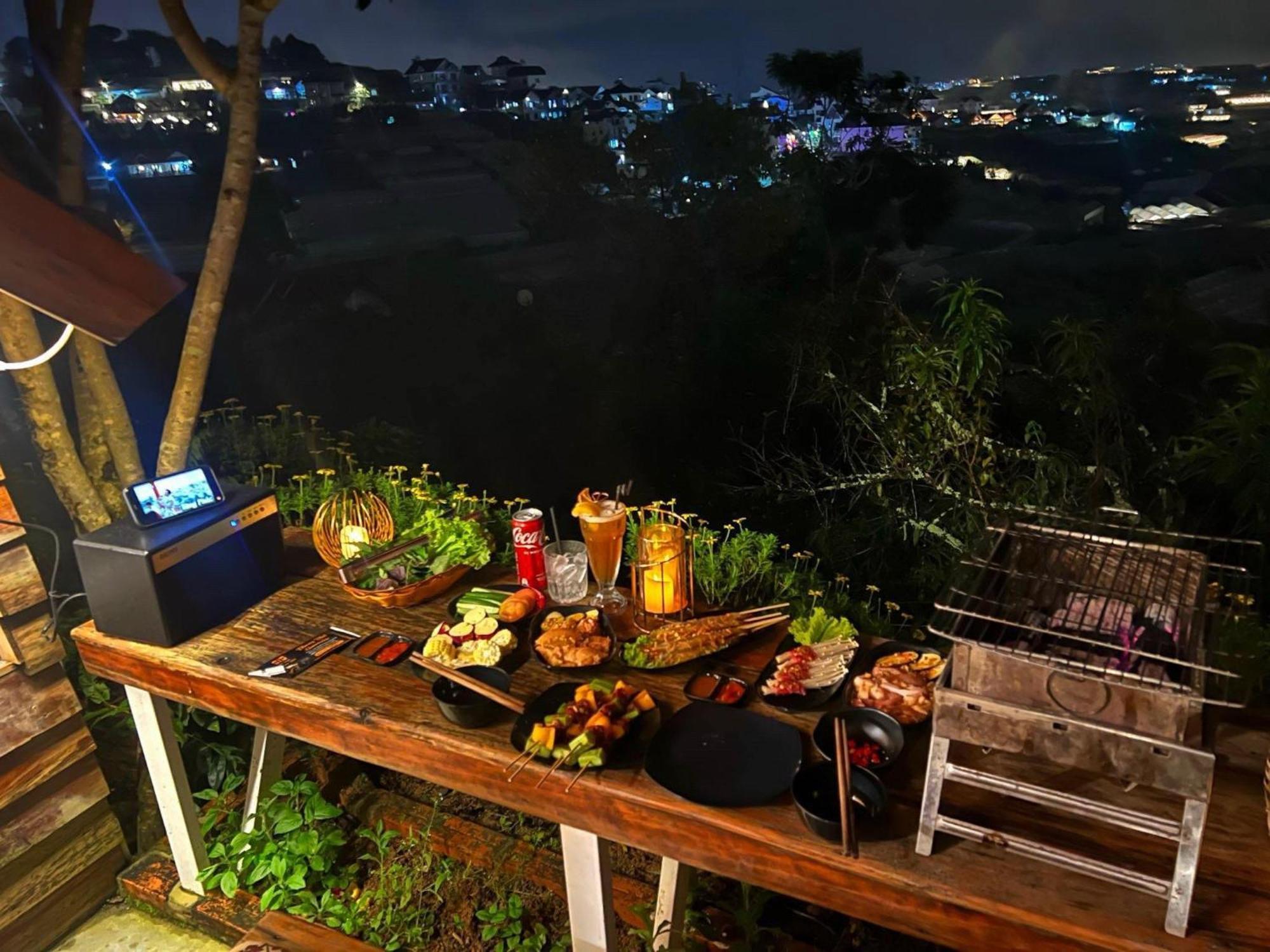 Iza Homestay Trai Mat Esterno foto